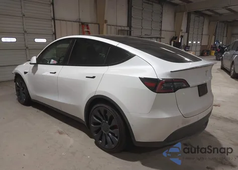 2021 Tesla Model Y Performance Dual Motor All-Wheel Drive z USA, uszkodzony, nr VIN 5YJYGDEF2MF246221